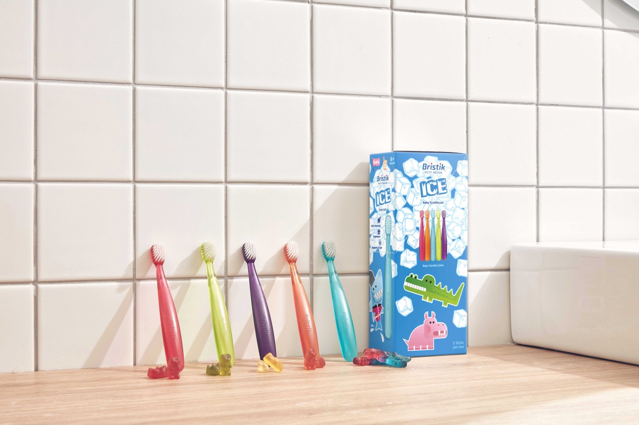 Bàn Chải Đánh Răng Cho Bé Từ 6 Tháng Tuổi Bristik ICE Step 1 – Màu Vàng Xanh